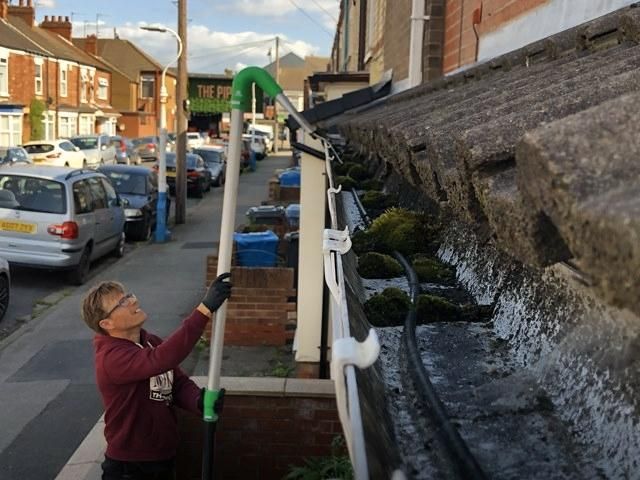 gutter-cleaning-10