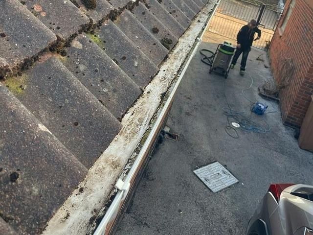 gutter-cleaning-1